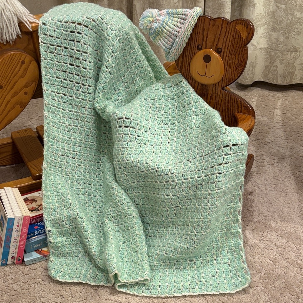 Handmade Super-Soft Minty Green Crochet Blanket and‎ Crochet Hat